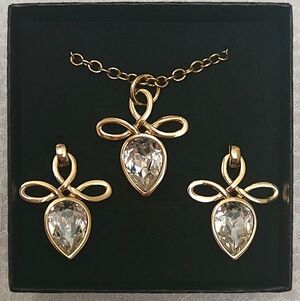 Dryberg Kern Gold Necklace And Earring Set